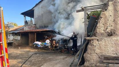 Afyonkarahisar'da Müstakil Evde Çıkan Yangında 2 Kişi Dumandan Etkilendi