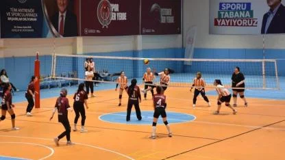 Afyonkarahisar’da Yurt Lig Heyecanı Voleybolda’ da Başladı
