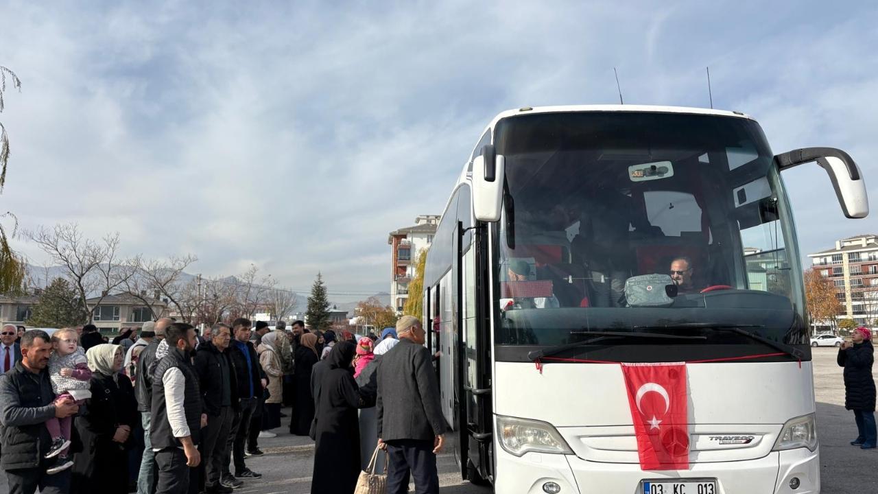 Afyonkarahisar’dan 105 Umreci Dualarla Kutsal Topraklara Uğurlandı