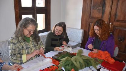 Afyon’un Coğrafi İşaretli Keçesi, Kadınların Ellerinde Defileye Hazırlanıyor