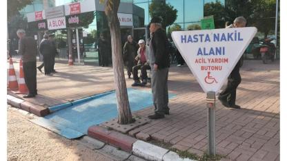 AK Parti Sağlık Biriminden Yeni Hizmet: Devlet Hastanesinde Hasta Karşılama Butonları Devrede