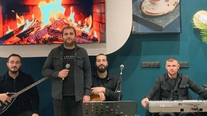 Akortrio, Emirdağ’da Düzenli Canlı Müzik Programlarına Başladı