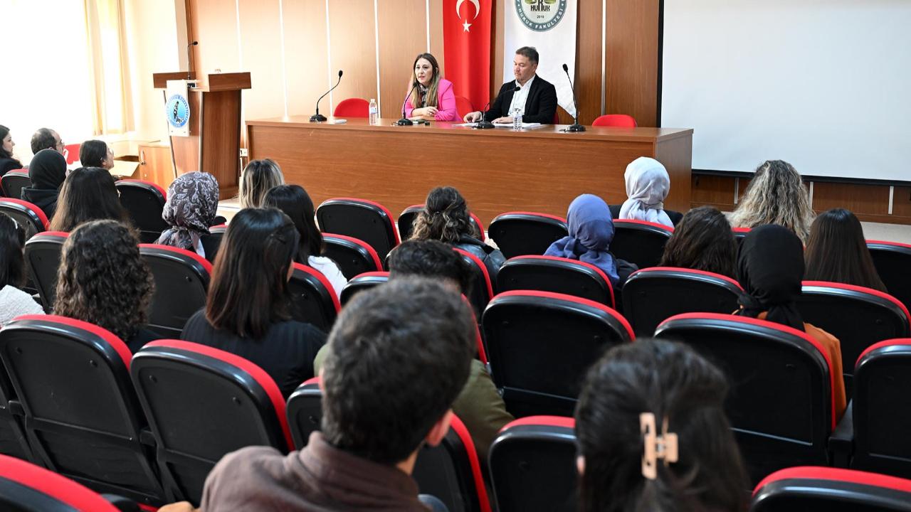 AKÜ Hukuk Fakültesinde “Avukatlık Meslek Tanıtım Semineri” Verildi