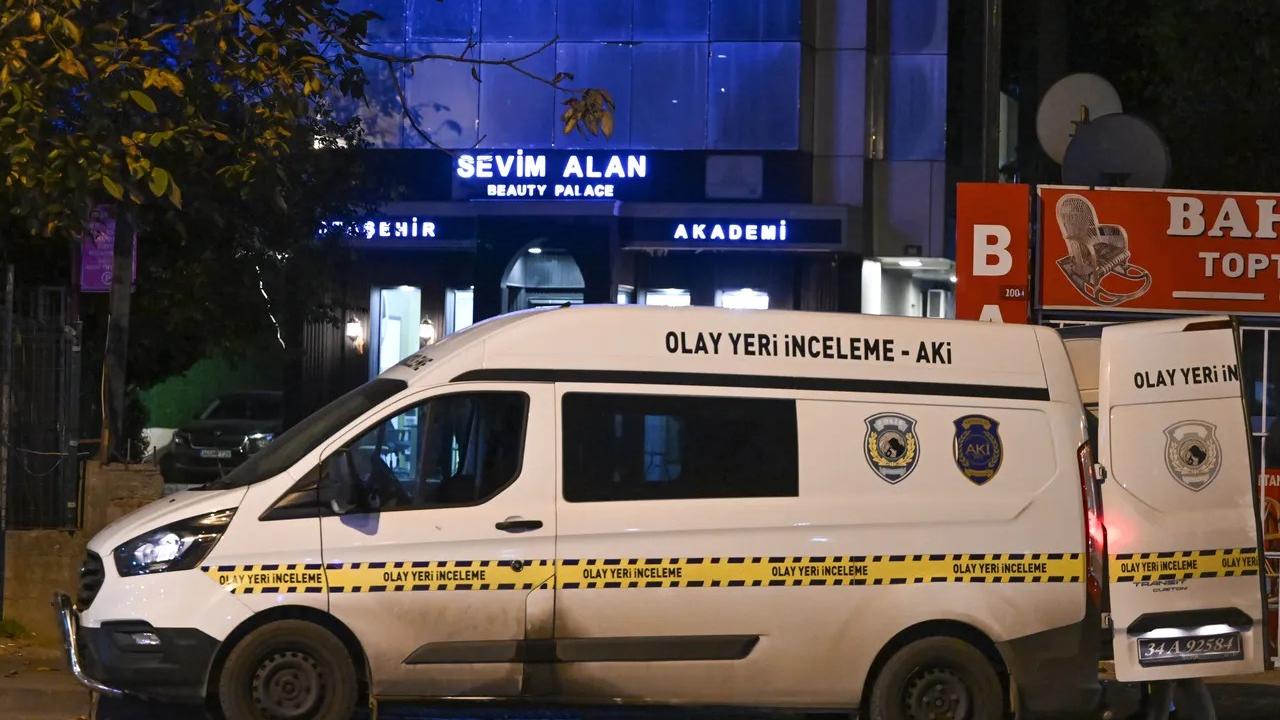 Ataşehir’de Ünlü Fenomene Ait Güzellik Merkezine Silahlı Saldırı: Şüpheliler Her Yerde Aranıyor