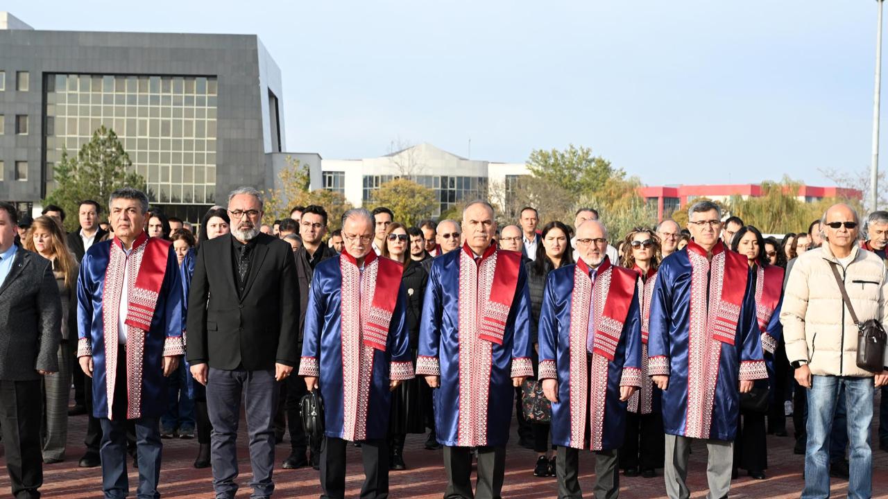Atatürk’ün Ebediyete İrtihalinin 87. Yıl Dönümünde AKÜ’de Tören Düzenlendi