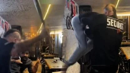 Bahadır Ünlü Çalışanını Darp Etti, Eşini De Canlı Yayında Dövdü!