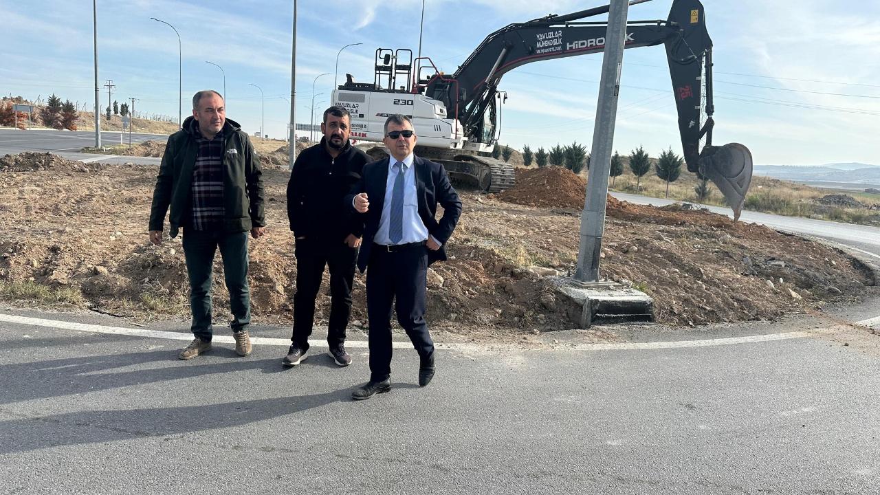 Başkan Koyuncu, Kavşaklardaki Kuru Peyzaj Çalışmalarını Yerinde İnceledi