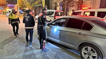 Bolvadin’de Huzur Uygulaması: 562 Şahıs ve 132 Araç Sorgulandı