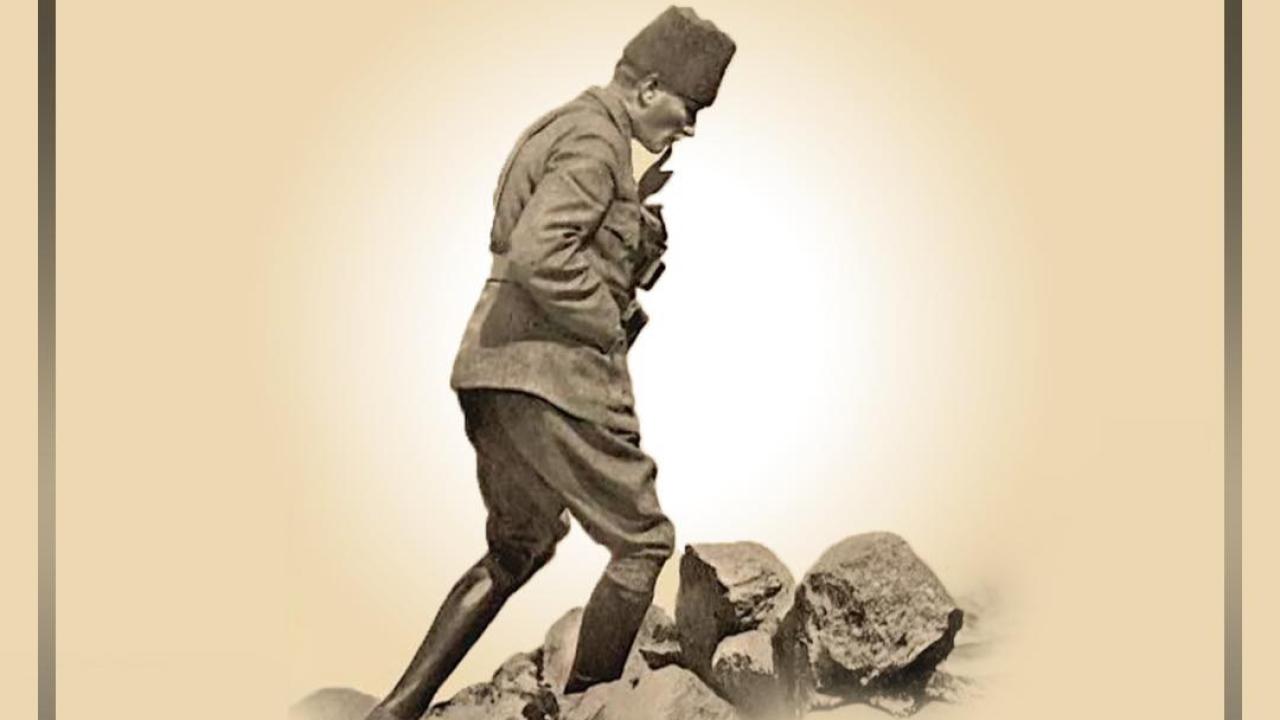 “Cumhuriyet’i Gençliğe Emanet Eden Atatürk’ü Minnetle Anıyoruz”