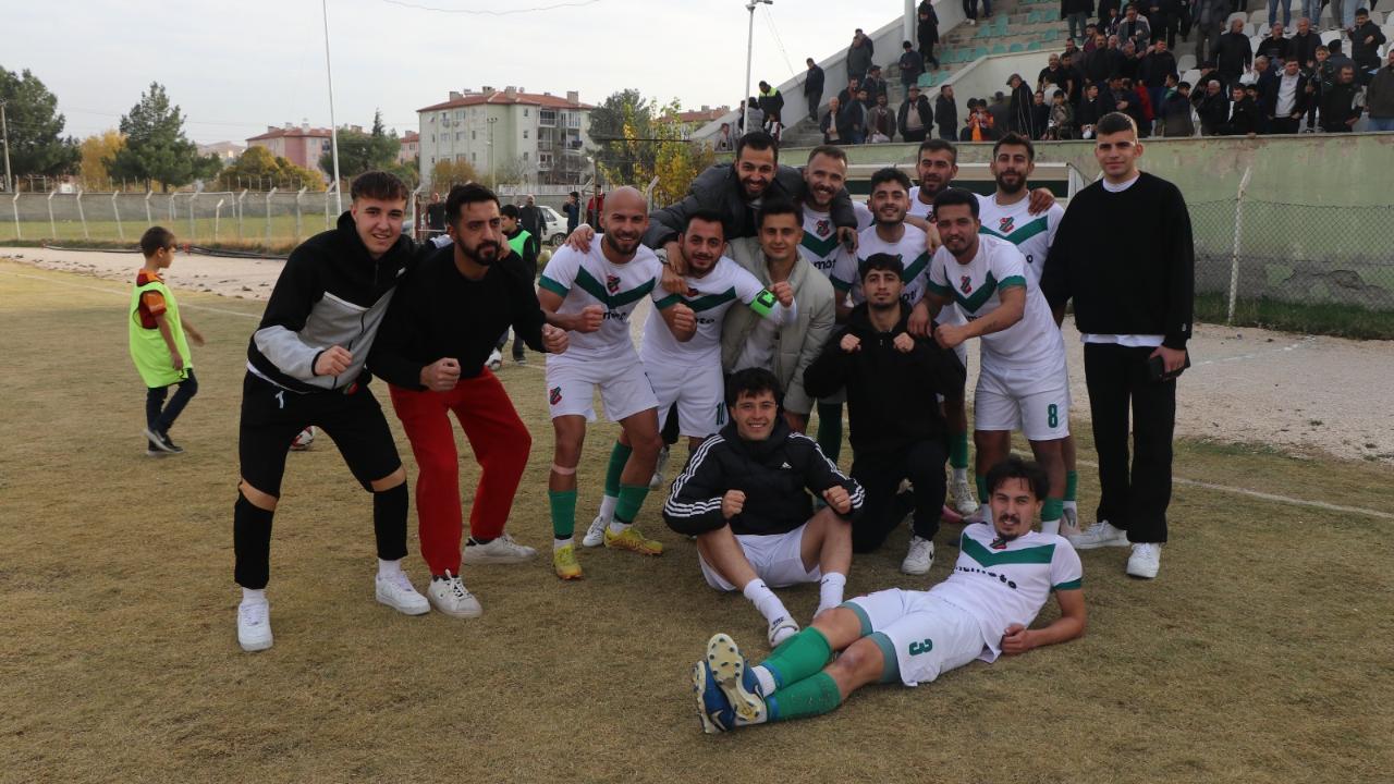 Dinar Belediyespor, Emirdağ Spor’u 2-0 Mağlup Etti