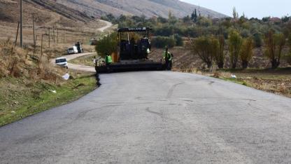 Dinar'ın Köylerinde Sıcak Asfalt Çalışmaları Başladı