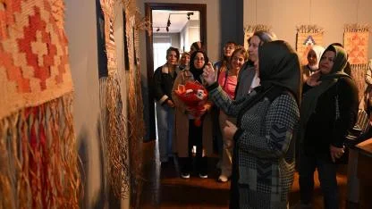 Dr. Öğretim Üyesi Sultan Sökmen'in "Basamak" Adlı Kişisel Dokuma Sergisi Açıldı