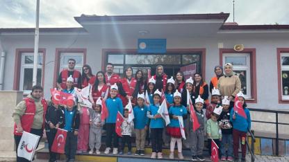 Emirdağ Belediyesi ve Kızılay’dan Öğrencilere Yardımlaşma ve Gönüllülük Dersi