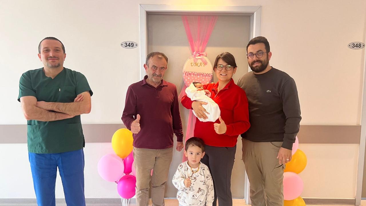 Gazeteci Tınas Çifti İkinci Kez Anne Baba Oldu