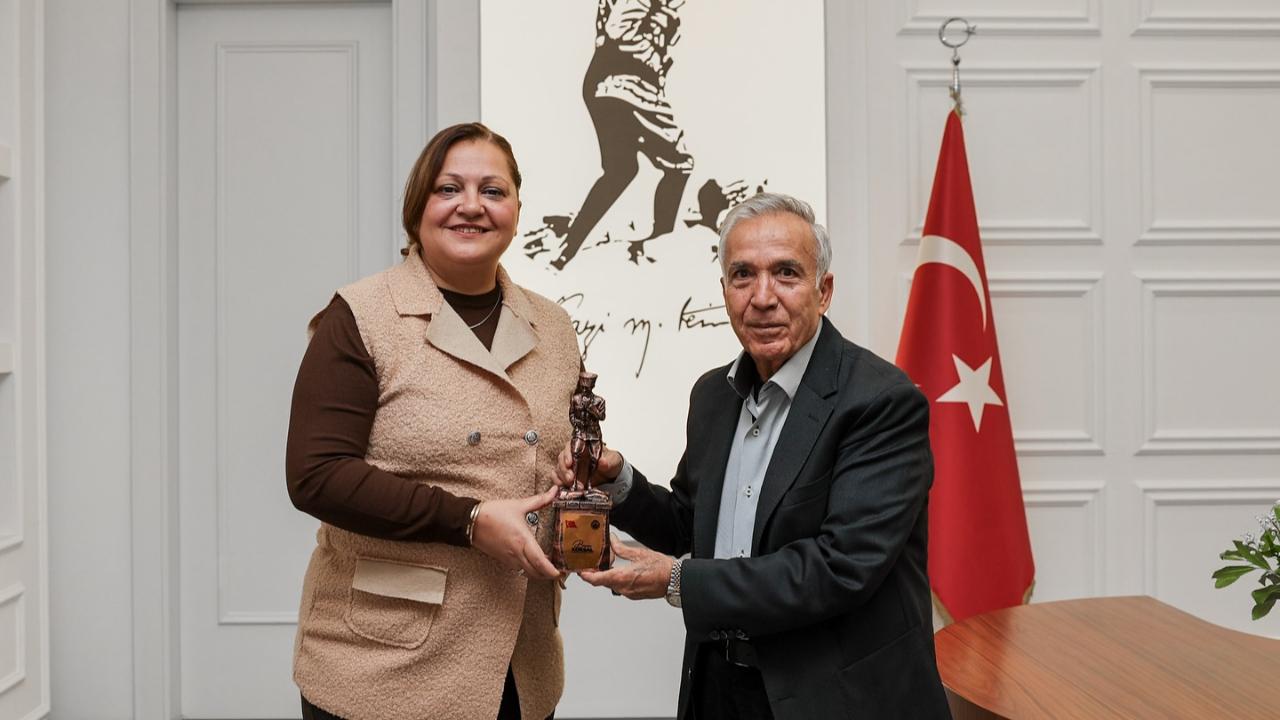 Gazeteci Yavuz Donat’tan Başkan Burcu Köksal’a Ziyaret