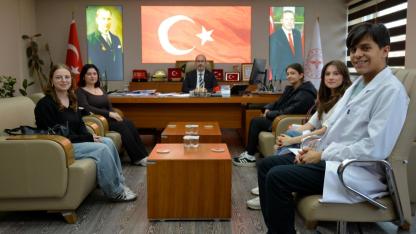 Geleceğin Doktorları İl Sağlık Müdürü Öztürk’ün Konuğu Oldu