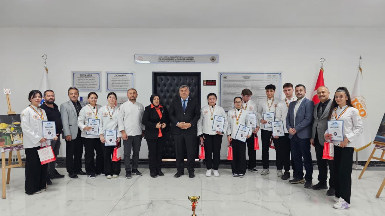 Genç Şeflerden Uluslararası Zafer: Madalyalarla Yurda Döndüler