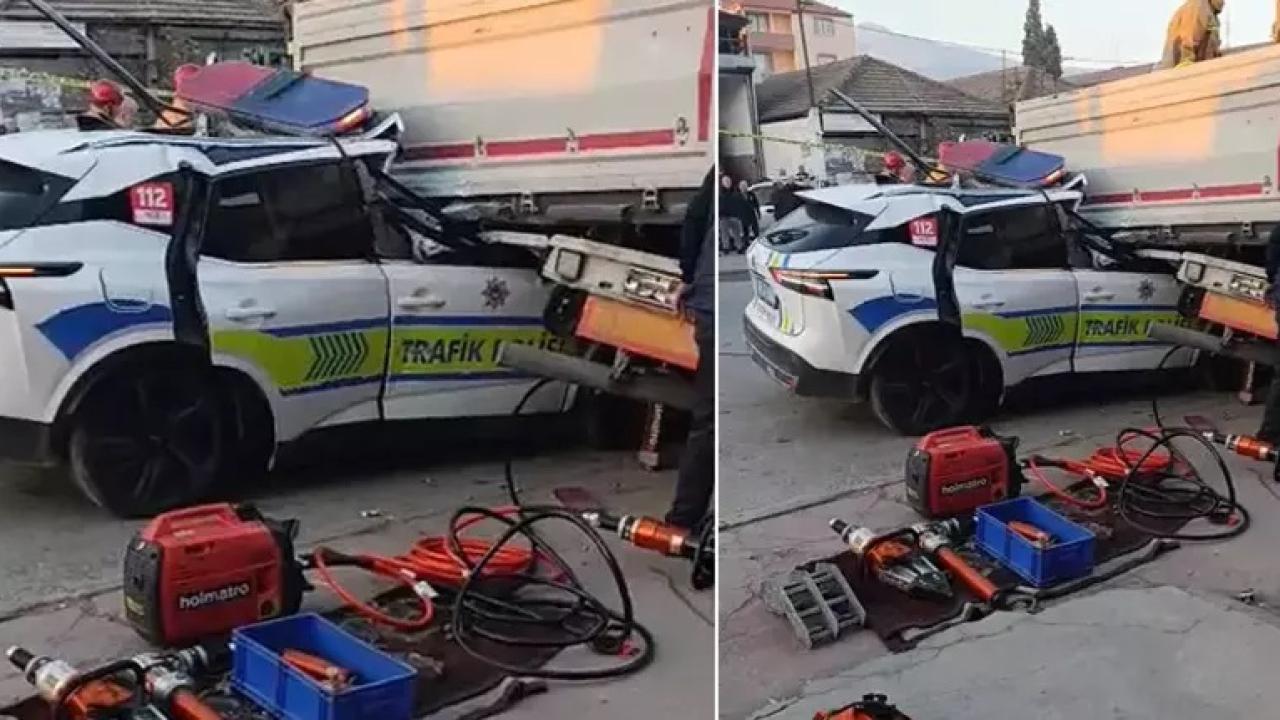 Görev Başında Feci Kaza: Polis Aracı TIR&#039;a Çarptı, 1 Polis Şehit Oldu