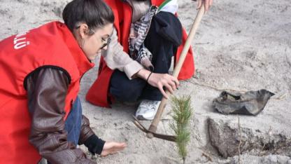 GSB Afyonkarahisar Ailesinden Anlamlı Fidan Dikimi