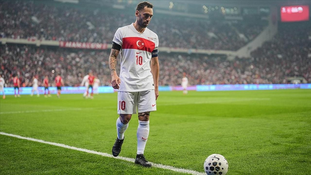 Hakan Çalhanoğlu, A Milli Takım Aday Kadrosundan Çıkarıldı Mı?