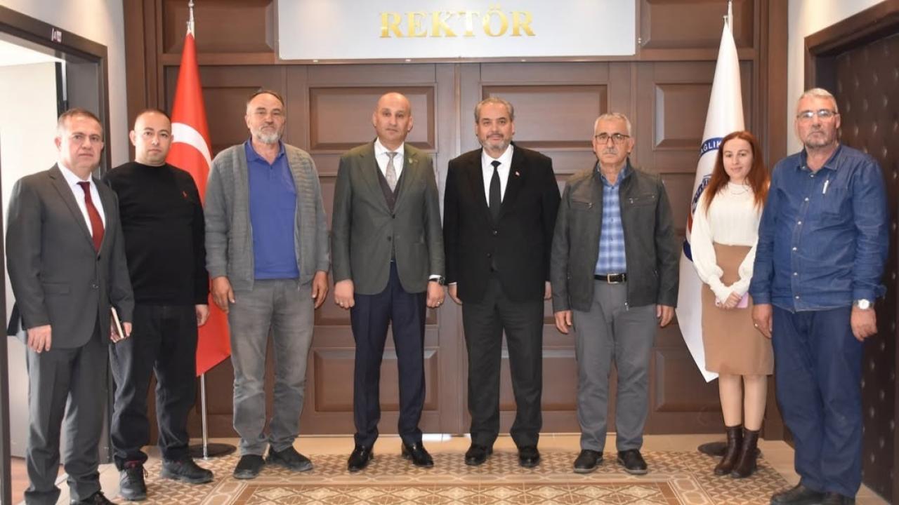 İsmail Kumartaşlı Ve Beraberindeki Heyet AFSÜ Rektörü Aslan&#039;ı Ziyaret Etti