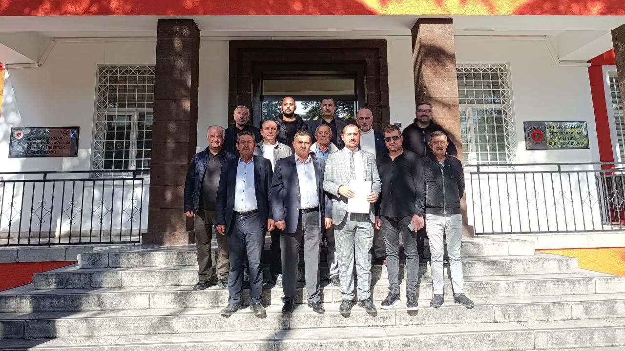 İYİ Parti Merkez İlçe Başkanı İzzet Köken Mazbatalarını Aldı