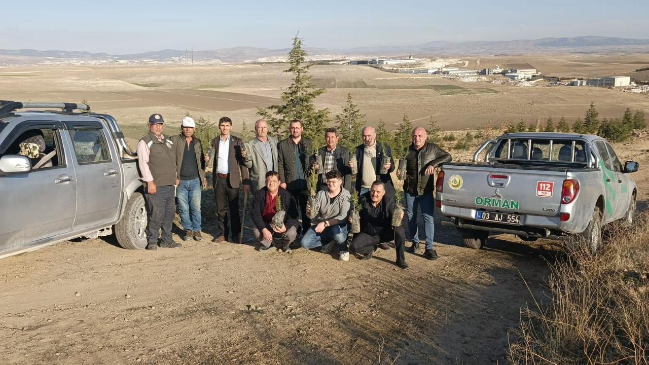 İYİ Parti Merkez İlçe Susuz Boğazı’nı 250 Fidan Toprakla Buluştu