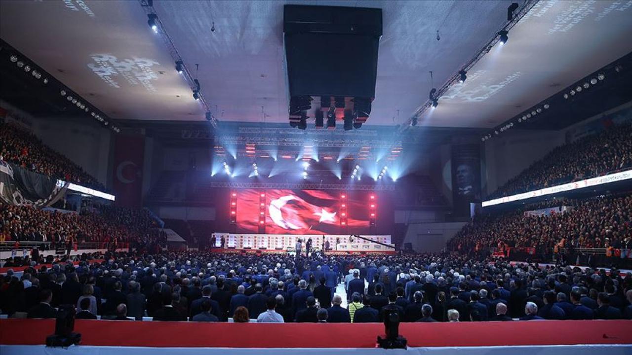 Kılıçdaroğlu, 39. Olağan Kurultay&#039;a Katılmadı: Parti İçi Gerilim Derinleşiyor