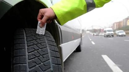 Kış lastiği zorunluluğu 15 Kasım’da başlıyor: Denetimler sıkılaşacak