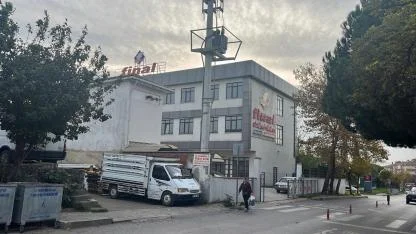 Kocaeli’de Lisede 14 Öğrenci Tavuk Ürünü Tükettikten Sonra Hastaneye Kaldırıldı