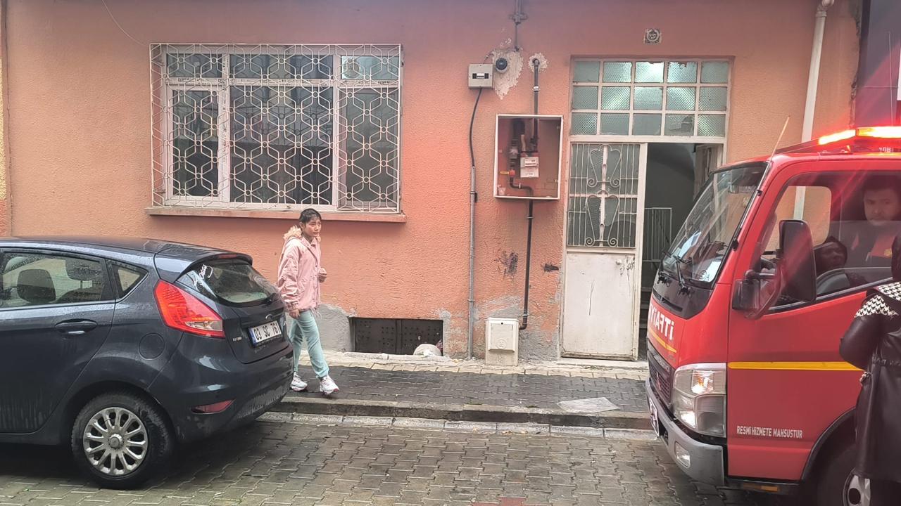 Marulcu Mahallesi’nde Eski Ocak Korkuttu: Baca Yangını Mahalleliyi Sokağa Döktü