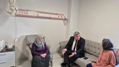 Müdür Sünnetci'den Hastanede Tedavi Gören Öğretmene Ziyaret