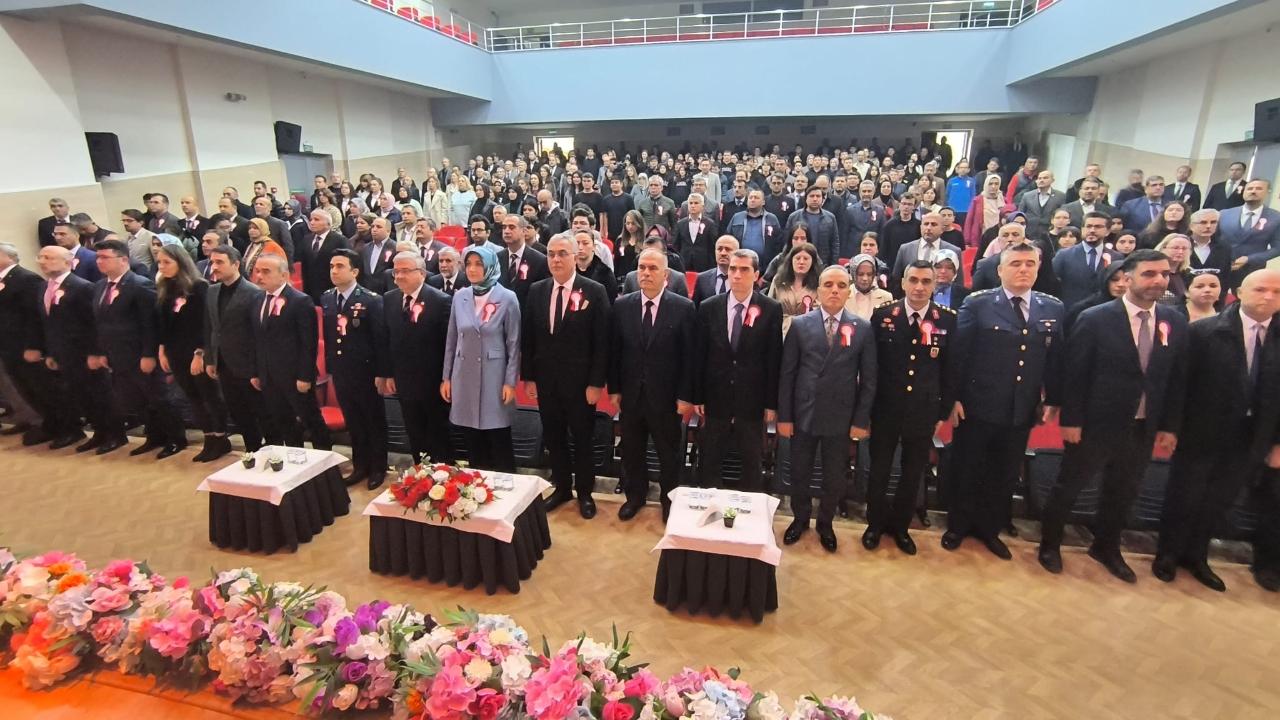 Öğretmenler Günü Afyonkarahisar’da Törenle Kutlandı