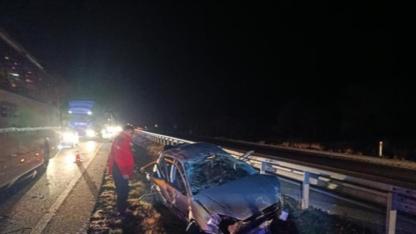 Otostopla Bindiği Araç Takla Attı: 1 Ölü, 2 Yaralı