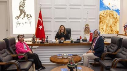 Başkan Köksal, Özel Çocuk Pınar’ı Ve Annesini Makamında Ağırladı