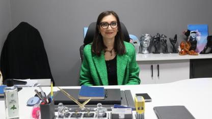 SANAT AKADEMİSİ KURUCU MÜDÜRÜ PEYNİRCİOĞLU:  “HER ÇOCUĞUN İÇİNDE PARLAMAYI BEKLEYEN BİR IŞIK VAR”