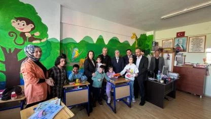 AK Parti Afyonkarahisar Teşkilatı Öğretmenleri 24 Kasım’da Yalnız Bırakmadı