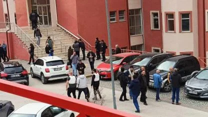 Üniversitede Rehine Krizi Sona Erdi: Personel Sağ Salim Kurtarıldı!