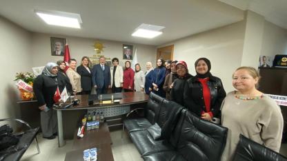 Eski Bakan Veysel Eroğlu’ndan AK Parti Afyonkarahisar Kadın Kolları Başkanlığına Ziyaret