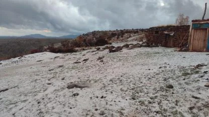 Afyonkarahisar Şuhut’ta Eseli Yaylası’na Mevsimin İlk Karı Düştü