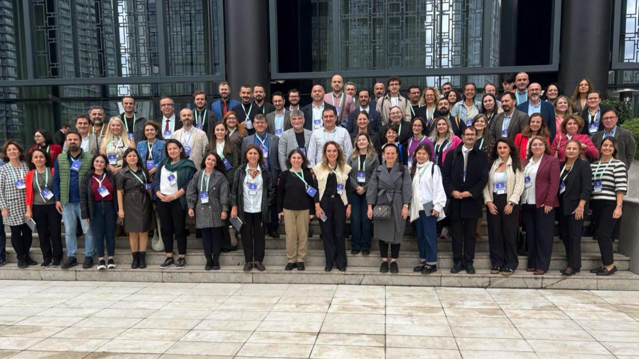 Prof. Dr. Kandır, Küresel Sıfır Atık Forumu’nda AKÜ’yü Temsil Etti