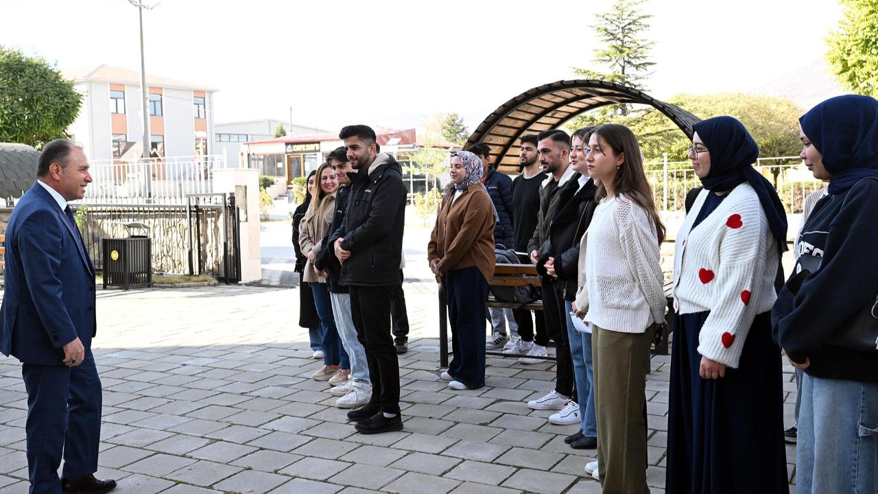 Rektör Karakaş, Bayat Meslek Yüksekokulu ve Emirdağ Meslek Yüksekokulunu Ziyaret Etti