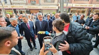 Sağlık Bakanı Memişoğlu, Afyonkarahisar’da Esnafla Buluştu