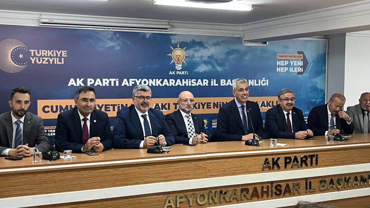 Sağlık Bakanı Memişoğlu, AK Parti Afyonkarahisar İl Başkanlığını Ziyaret Etti