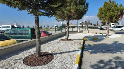 Sandıklı’da Park, Bahçe ve Yol Çalışmaları Aralıksız Sürüyor
