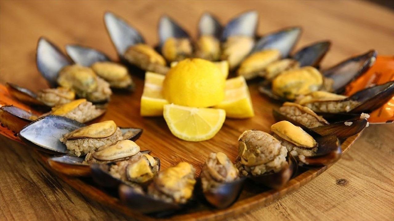 Sokak Lezzetlerinde Gizli Tehlike: Yanlış Saklama ve Hijyen Eksikliği Zehirlenmeye Yol Açıyor