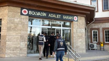 Ticari Taksiyle Geldiler, 2 Milyon TL’lik Dolandırıcılık Yaptılar: Otobüste Yakalandılar