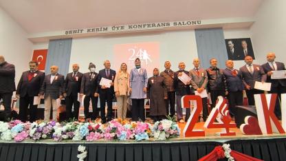 Vali Yiğitbaşı, Emekli Öğretmenlere Şeref Belgesi Takdim Etti