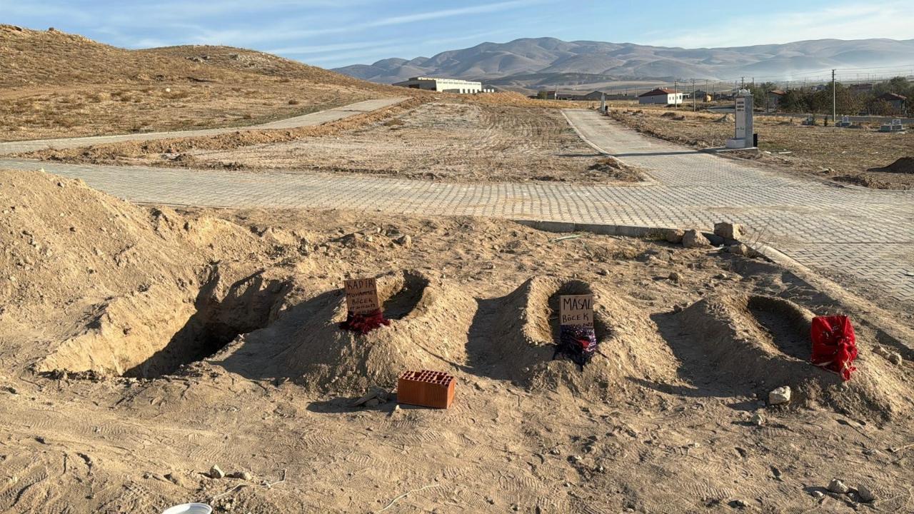 Zehirlenme Acısı Derinleşti: Baba Servet Böcek, Ailesinin Yanına Defnedilecek