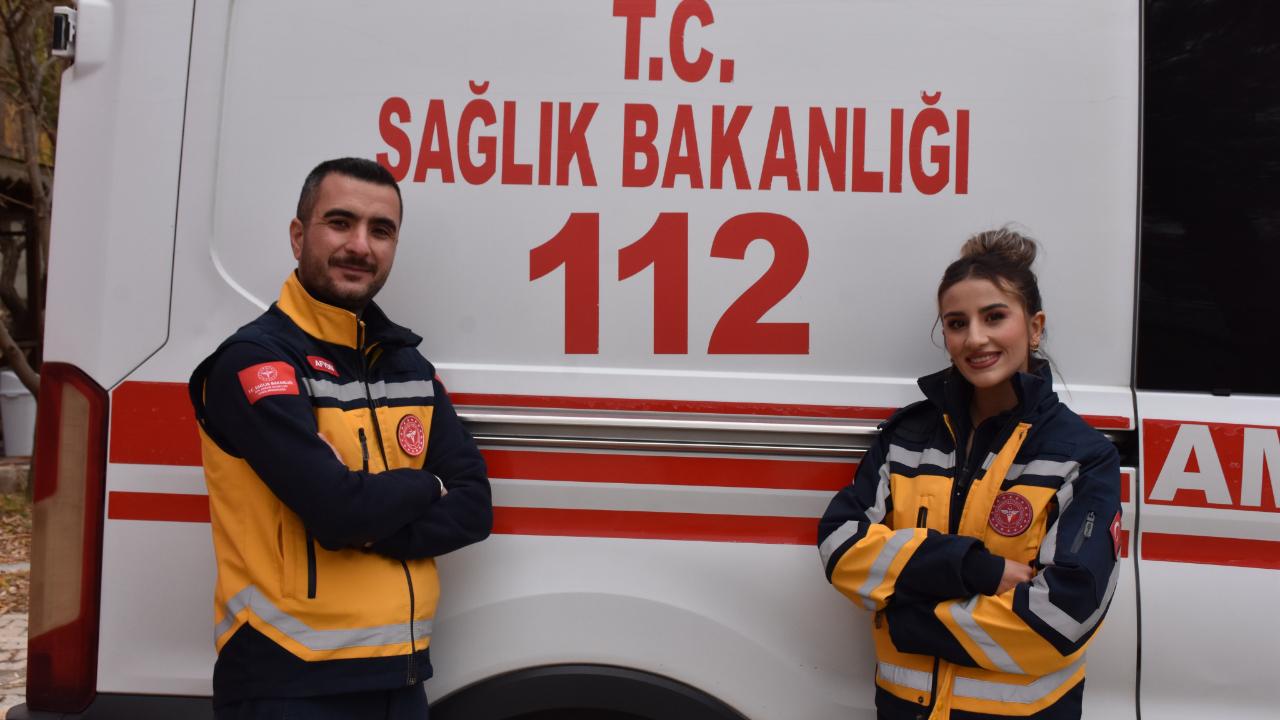 Acil Tıp Teknisyeni Çift, Ambulansla Hastaların İmdadına Koşuyor